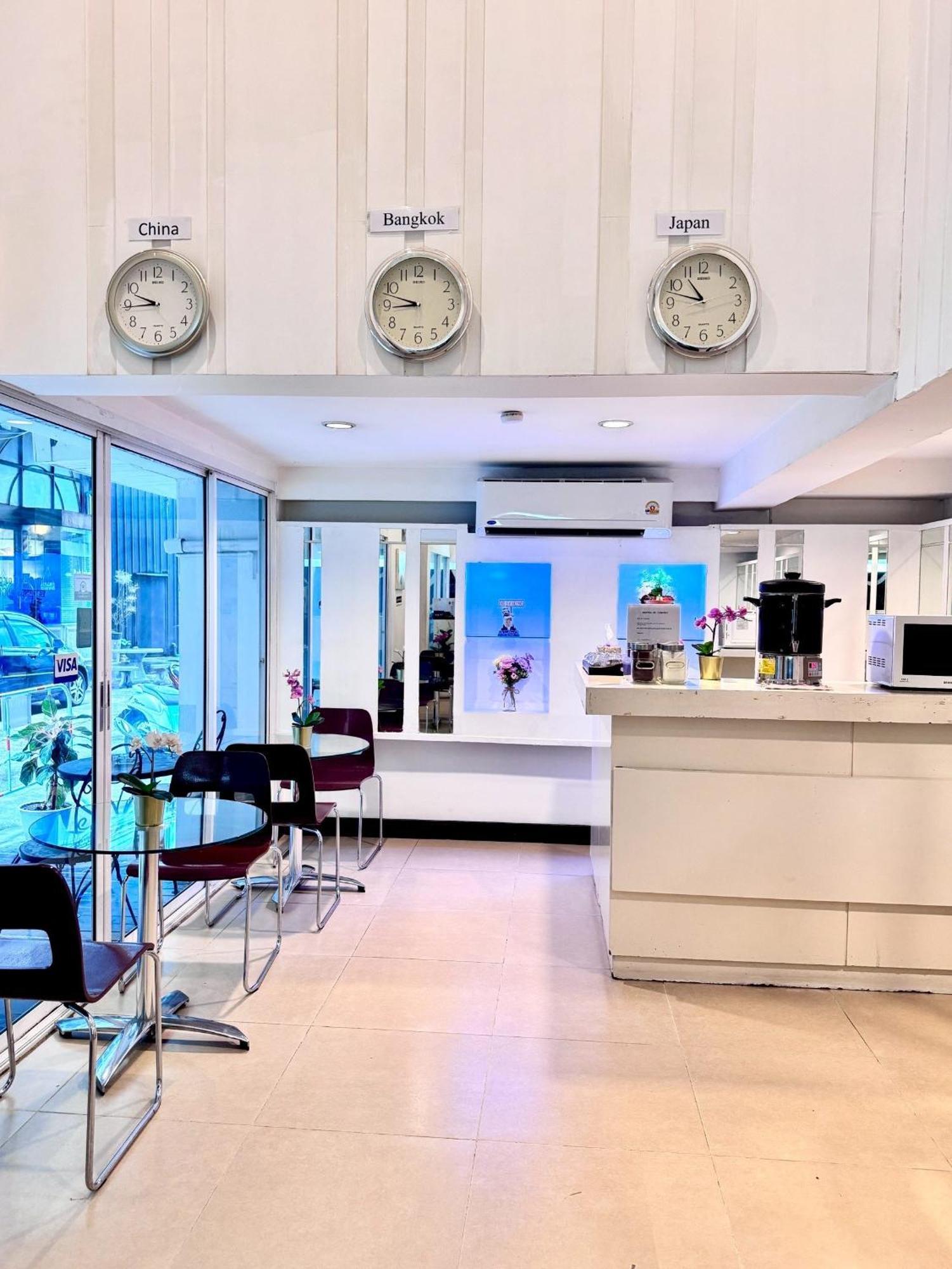 Hotel Nantra De Comfort 3*